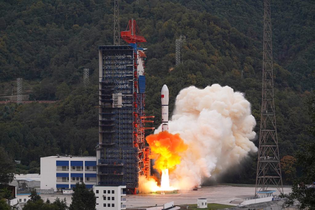 先锋平台：长二丁火箭携手远征三号上面级发射成功